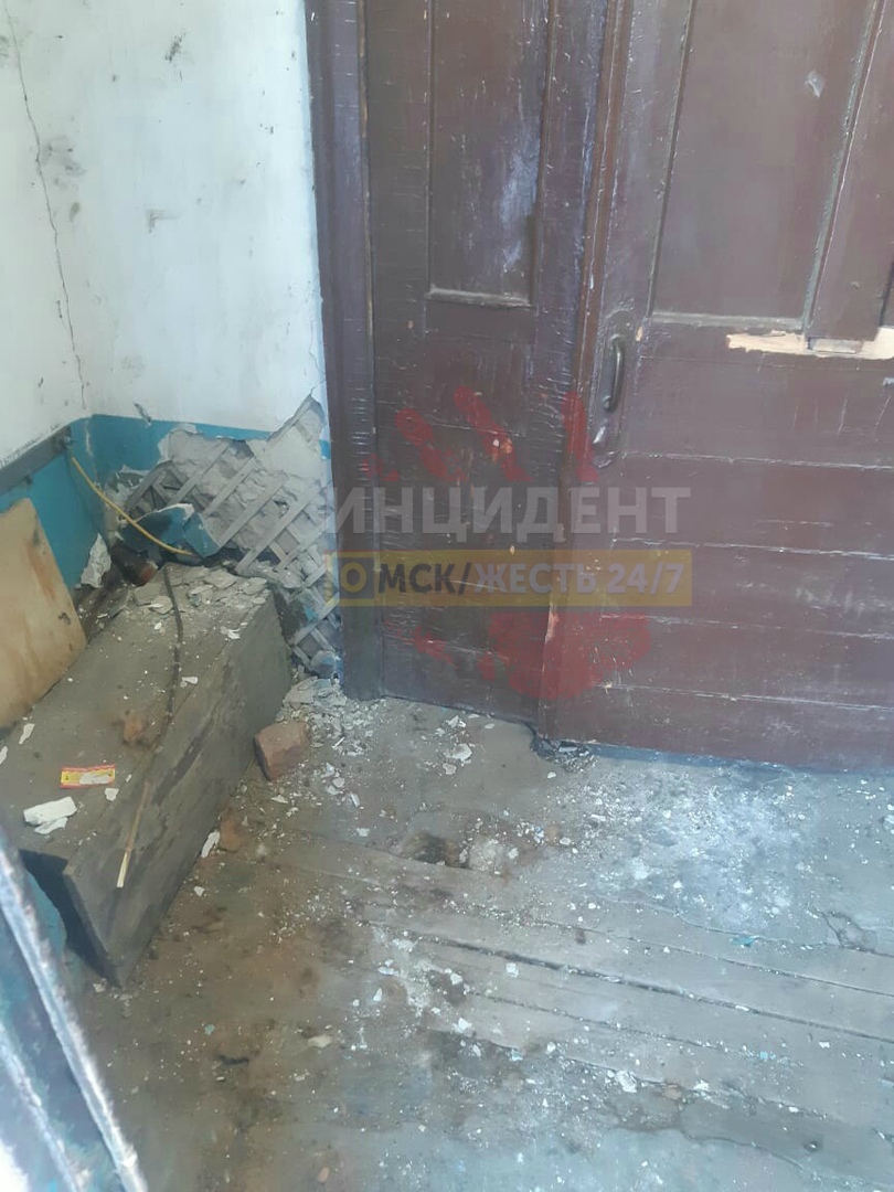 В омской двухэтажке взорвался газовый баллон В омской двухэтажке взорвался газовый баллон