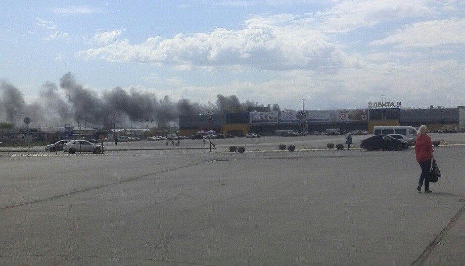 Пожар в Торговом городе Омска Пожар в Торговом городе Омска