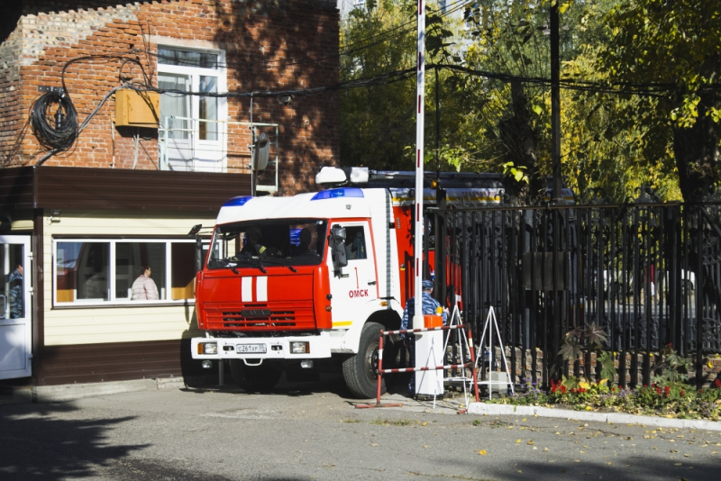 В Омске пациентов психиатрической клиники выпустили на улицу В Омске пациентов психиатрической клиники выпустили на улицу