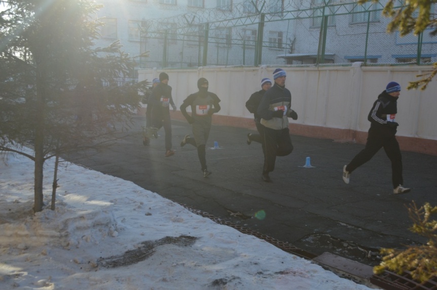 Бегом по тюрьме: в омской колонии № 7 прошел рождественский марафон Бегом по тюрьме: в омской колонии № 7 прошел рождественский марафон