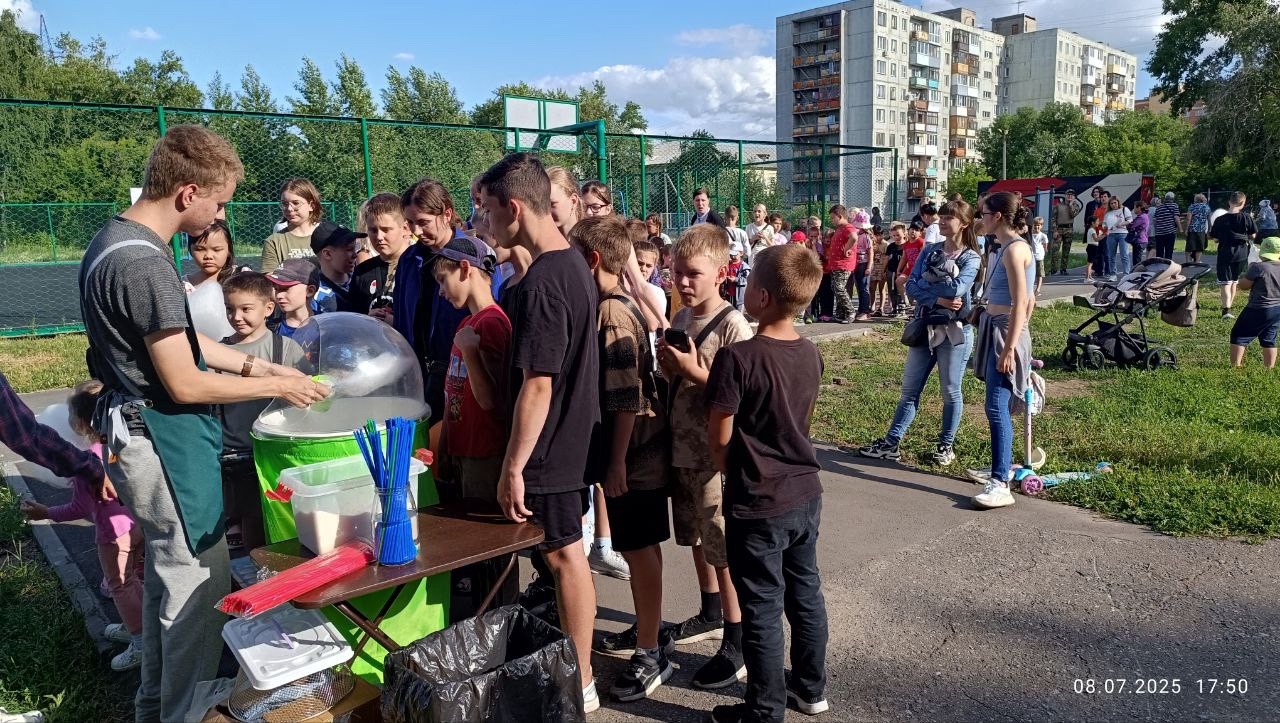На стадионе «Текстильщик» открыли игровой комплекс На стадионе «Текстильщик» открыли игровой комплекс