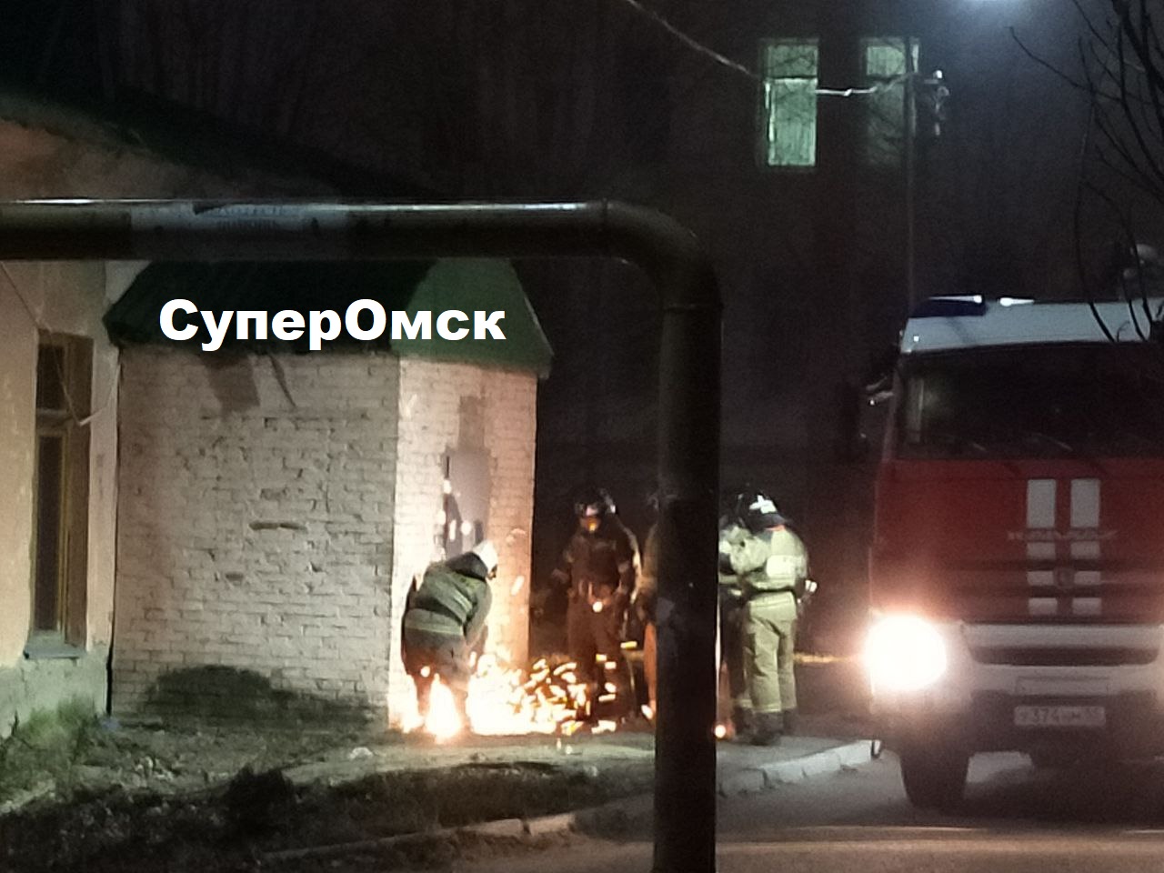 В Омске горит Больничный городок В Омске горит Больничный городок