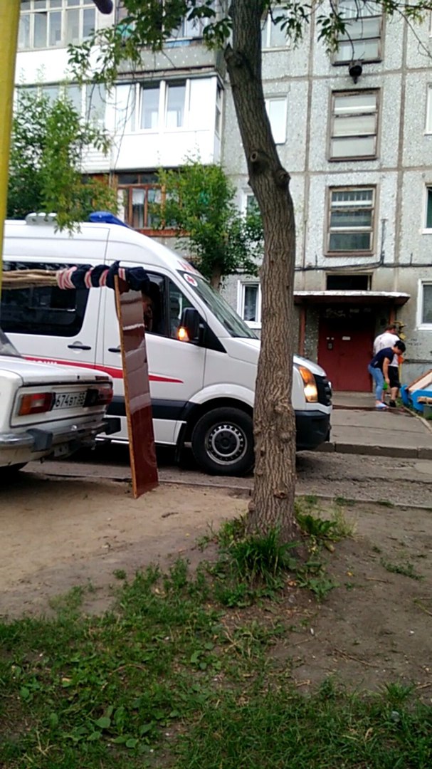 Пьяного омича избили за оскорбление ребенка Пьяного омича избили за оскорбление ребенка