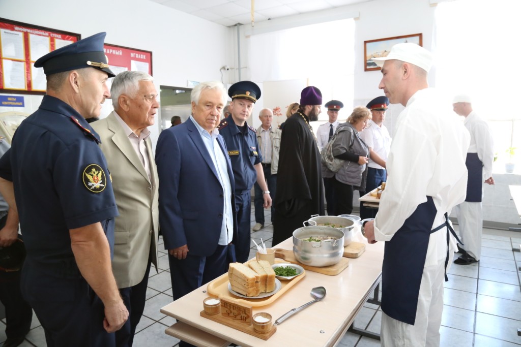 Омские заключенные поставили голливудское шоу по восточным мотивам Омские заключенные поставили голливудское шоу по восточным мотивам