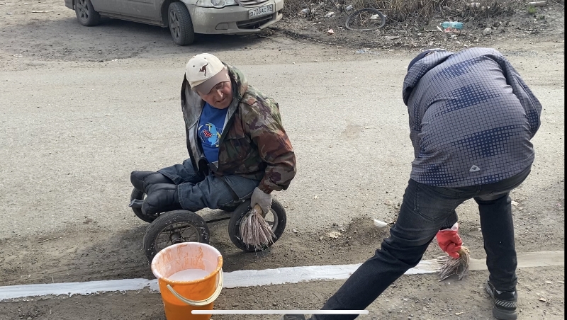 Омичи с инвалидностью вышли на субботник Омичи с инвалидностью вышли на субботник