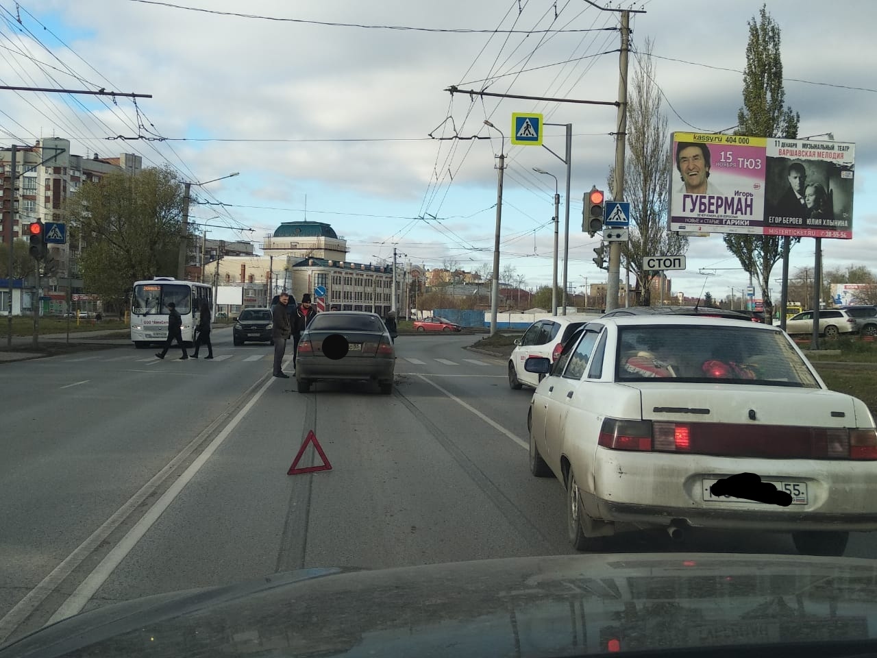 Омич тормозил 50 метров, дабы избежать аварии – не помогло