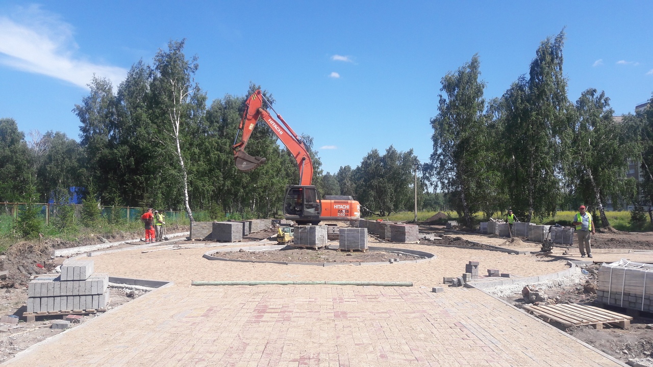 Омские депутаты проверили строительство семейного парка на «Московке»
