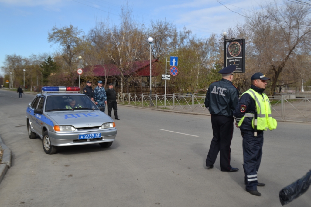 Первомайский митинг в Омске прошел в антитеррористических нотках Первомайский митинг в Омске прошел в антитеррористических нотках