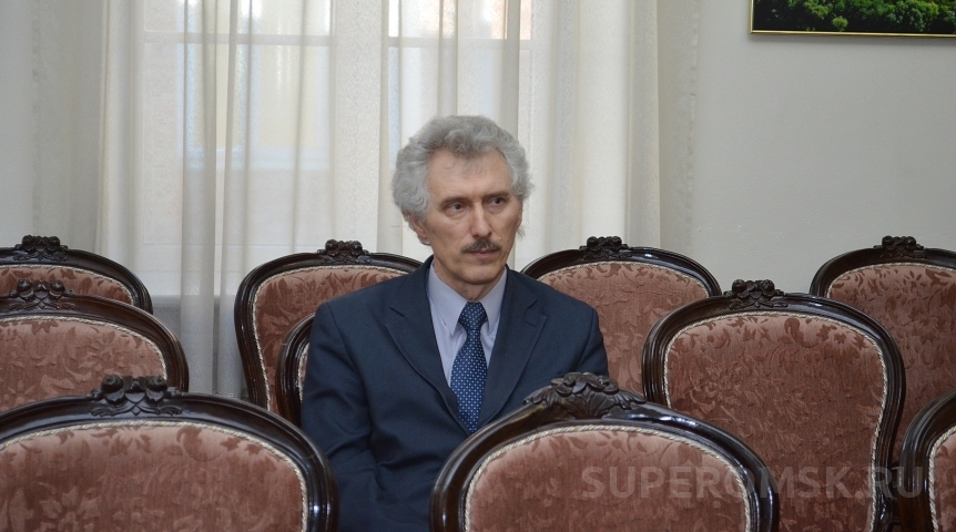 Автор эмодзи-программы Чередов идет в омский горсовет с новыми символами Автор эмодзи-программы Чередов идет в омский горсовет с новыми символами