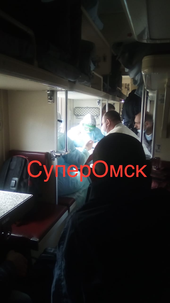 Омские вахтовики застряли в Тюмени из-за внезапной болезни одного из работников Омские вахтовики застряли в Тюмени из-за внезапной болезни одного из работников
