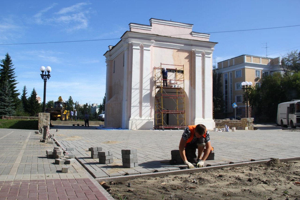 Ко Дню города Омск убирают от грязи и пыли Ко Дню города Омск убирают от грязи и пыли