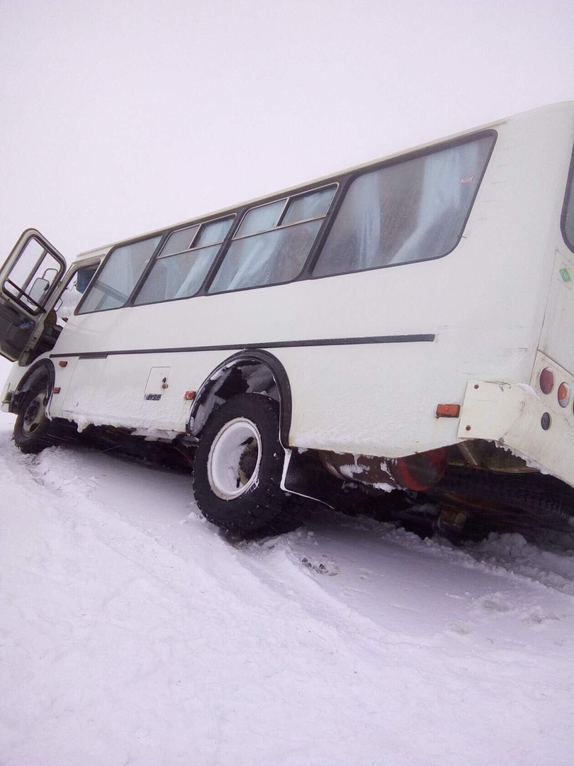 В Омске женщина-водитель на ПАЗе протаранила другой автобус: 5 пострадавших В Омске женщина-водитель на ПАЗе протаранила другой автобус: 5 пострадавших
