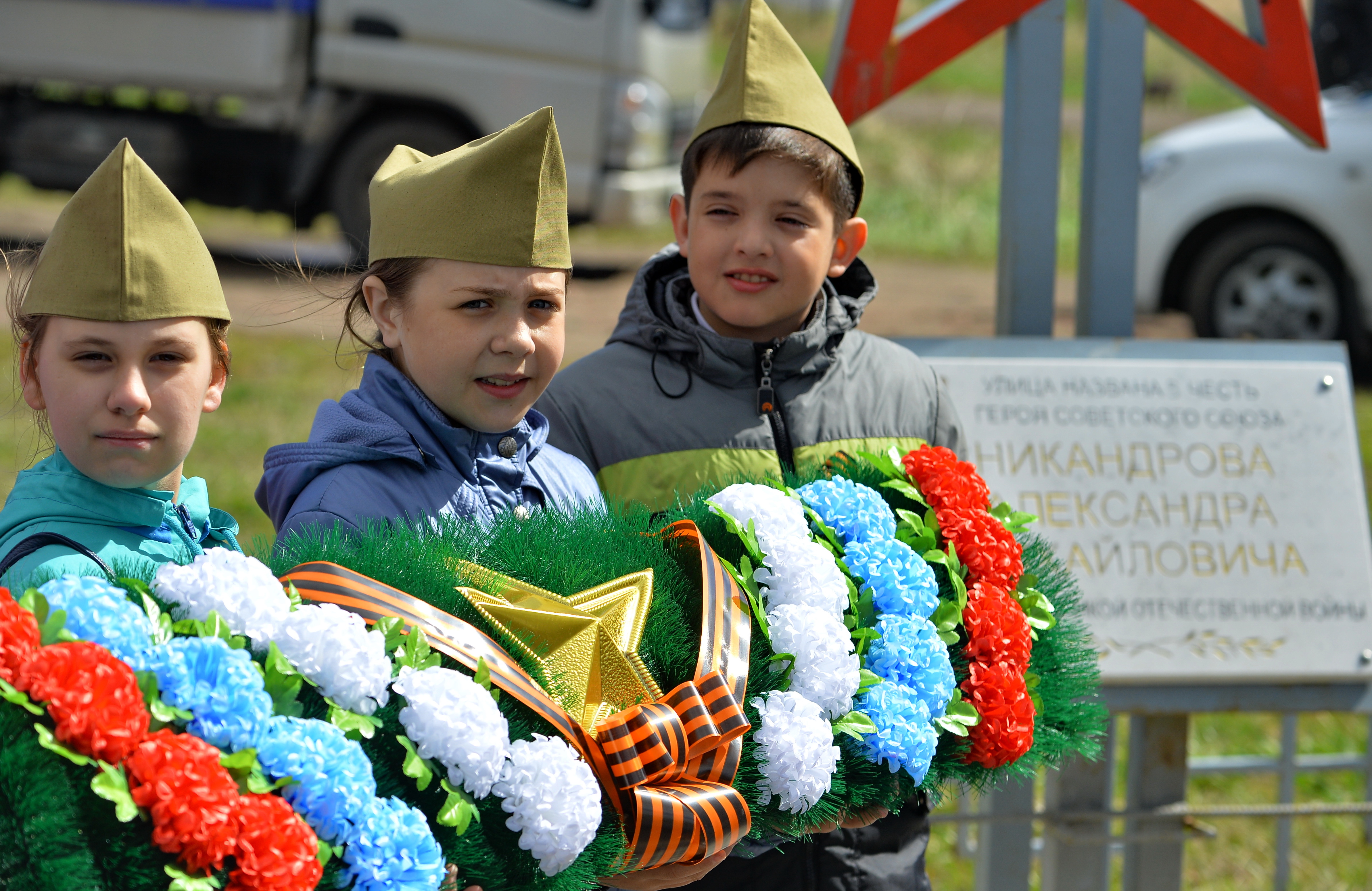 Жители поселка Береговой почтили память героев Великой Отечественной войны Жители поселка Береговой почтили память героев Великой Отечественной войны