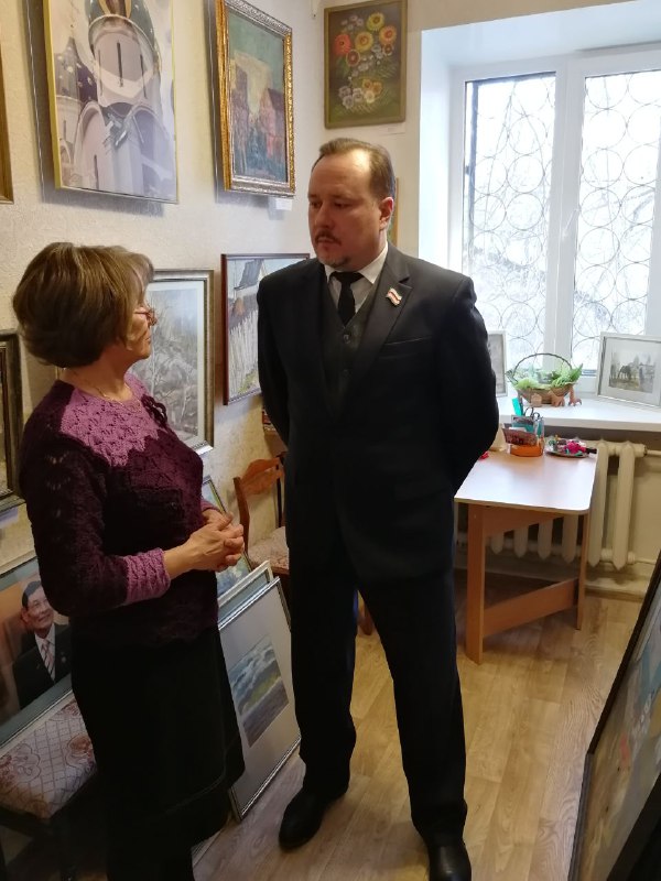 Омский депутат Карымов добивается ремонта художественной школы и установки детских площадок