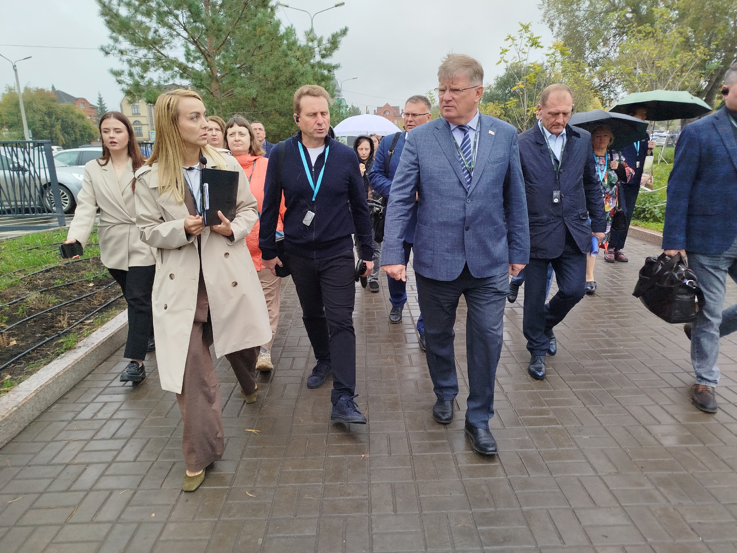 Депутаты горсовета наглядно оценили преображение омского «Зеленого острова» концессионером Депутаты горсовета наглядно оценили преображение омского «Зеленого острова» концессионером