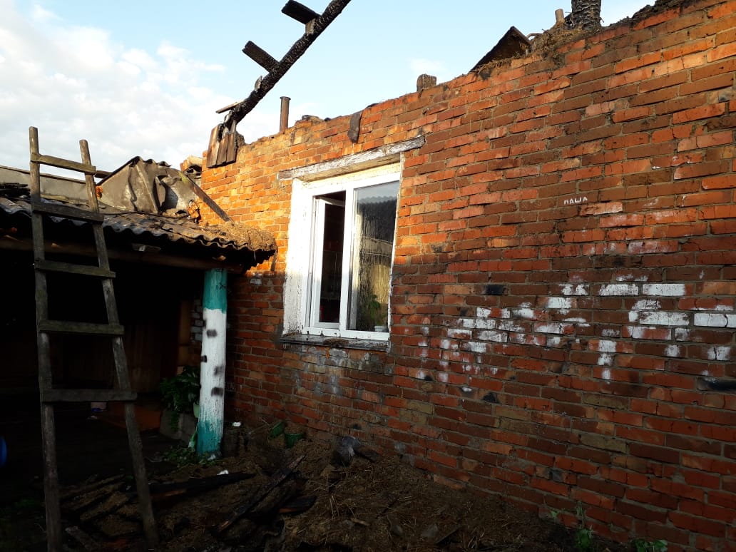 В Омской области семья просит помощи в восстановлении дома после жуткого пожара В Омской области семья просит помощи в восстановлении дома после жуткого пожара