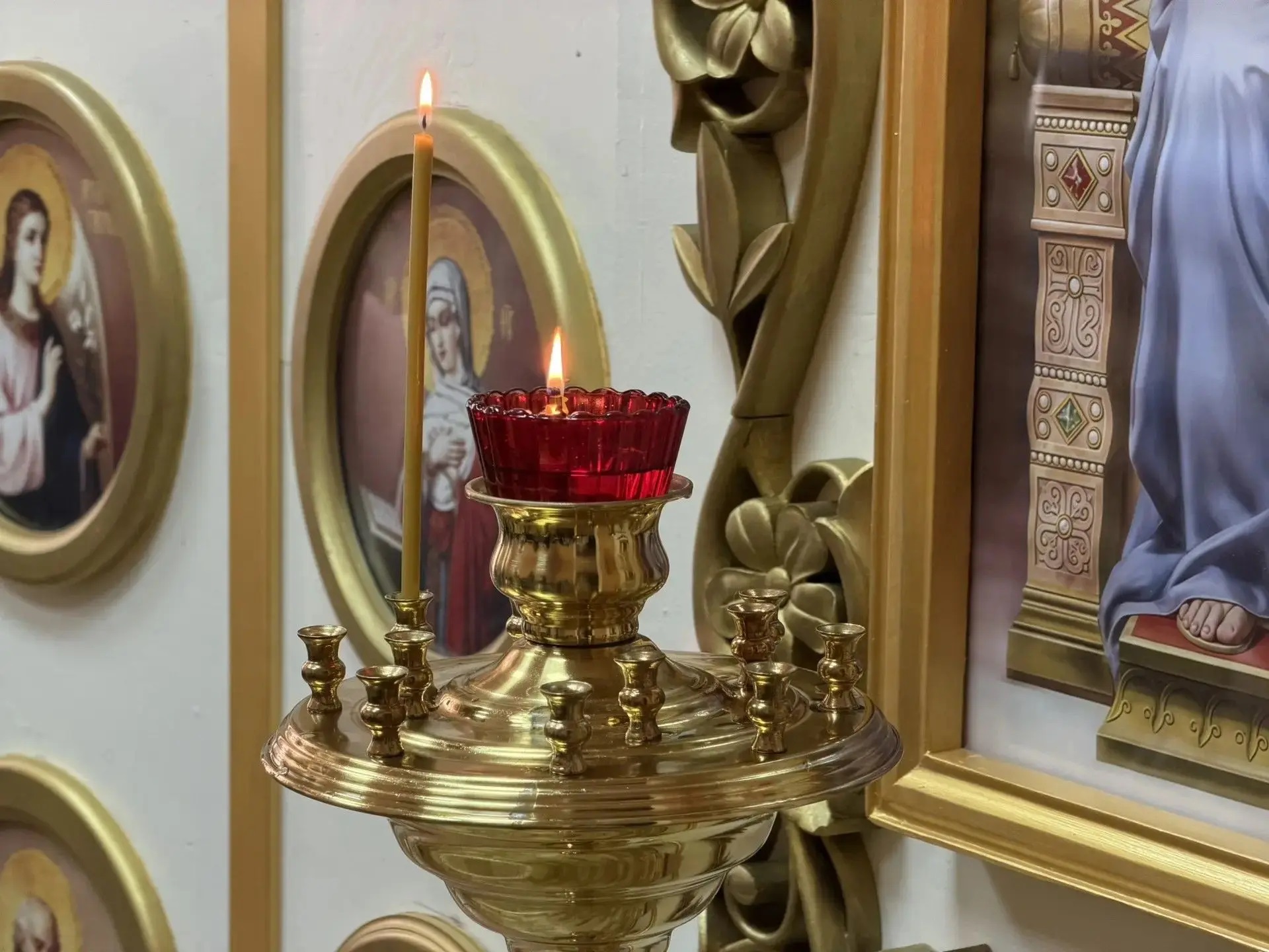 В омском наркологическом диспансере открыли комнату для молитвы В омском наркологическом диспансере открыли комнату для молитвы