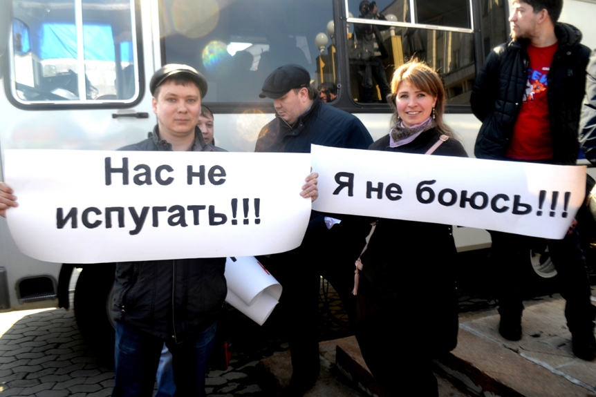 Более трех тысяч омичей вышли на митинг против терроризма Более трех тысяч омичей вышли на митинг против терроризма