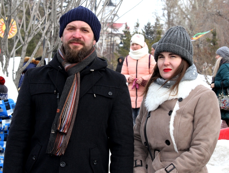 Омская Масленица встретила гостей на Любинском проспекте Омская Масленица встретила гостей на Любинском проспекте