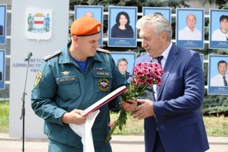Депутат Инна Гомолко приняла участие в открытии Доски Почета Советского округа Депутат Инна Гомолко приняла участие в открытии Доски Почета Советского округа