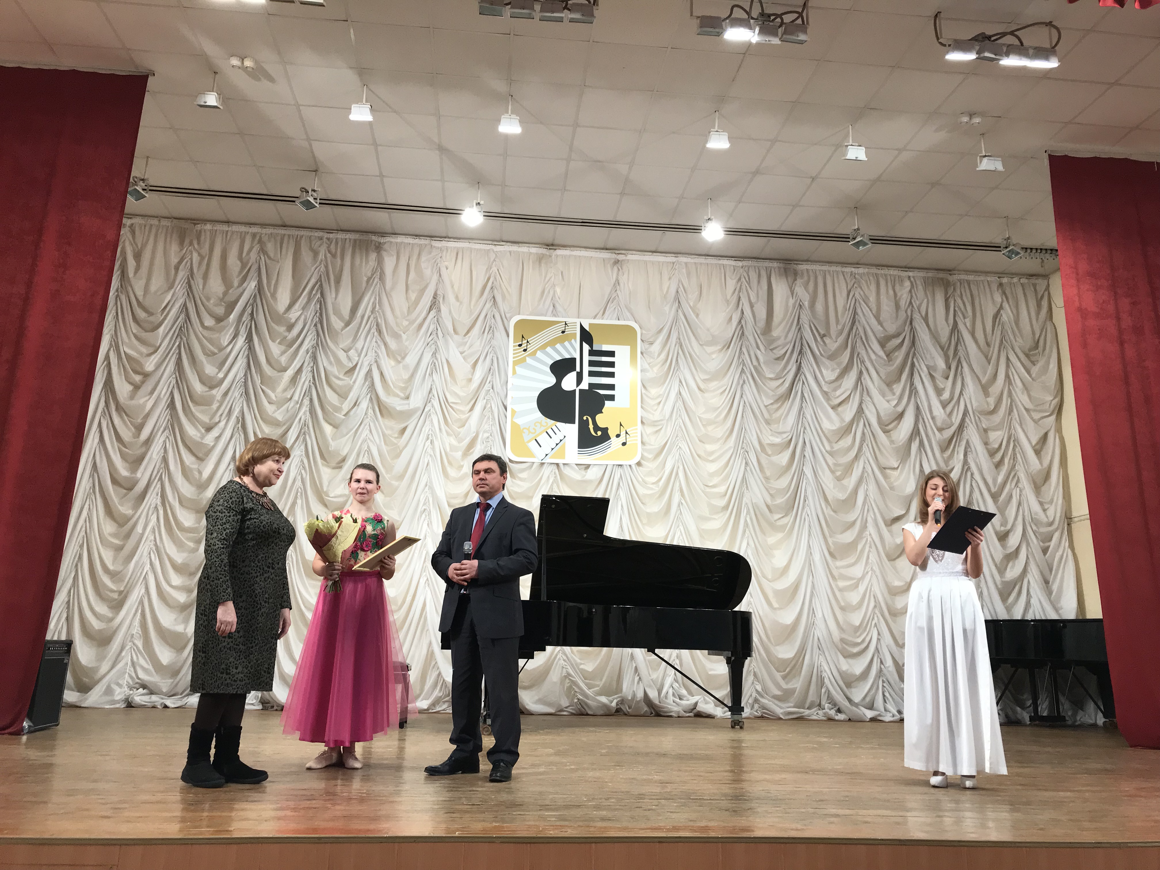 «Милицейская волна» поздравила омичей с Днем матери «Милицейская волна» поздравила омичей с Днем матери