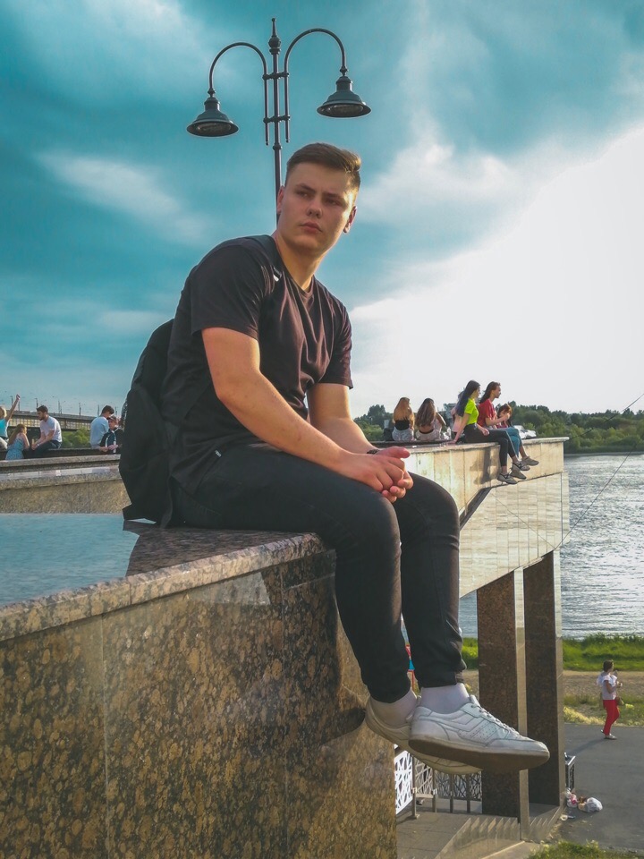 Герой соцсетей пояснил, почему убрал мусор с Иртышской набережной и не надеется на помощь омичей