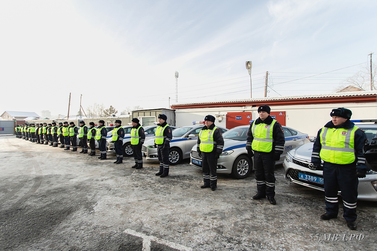 В Омске машина ДПС попала в аварию В Омске машина ДПС попала в аварию