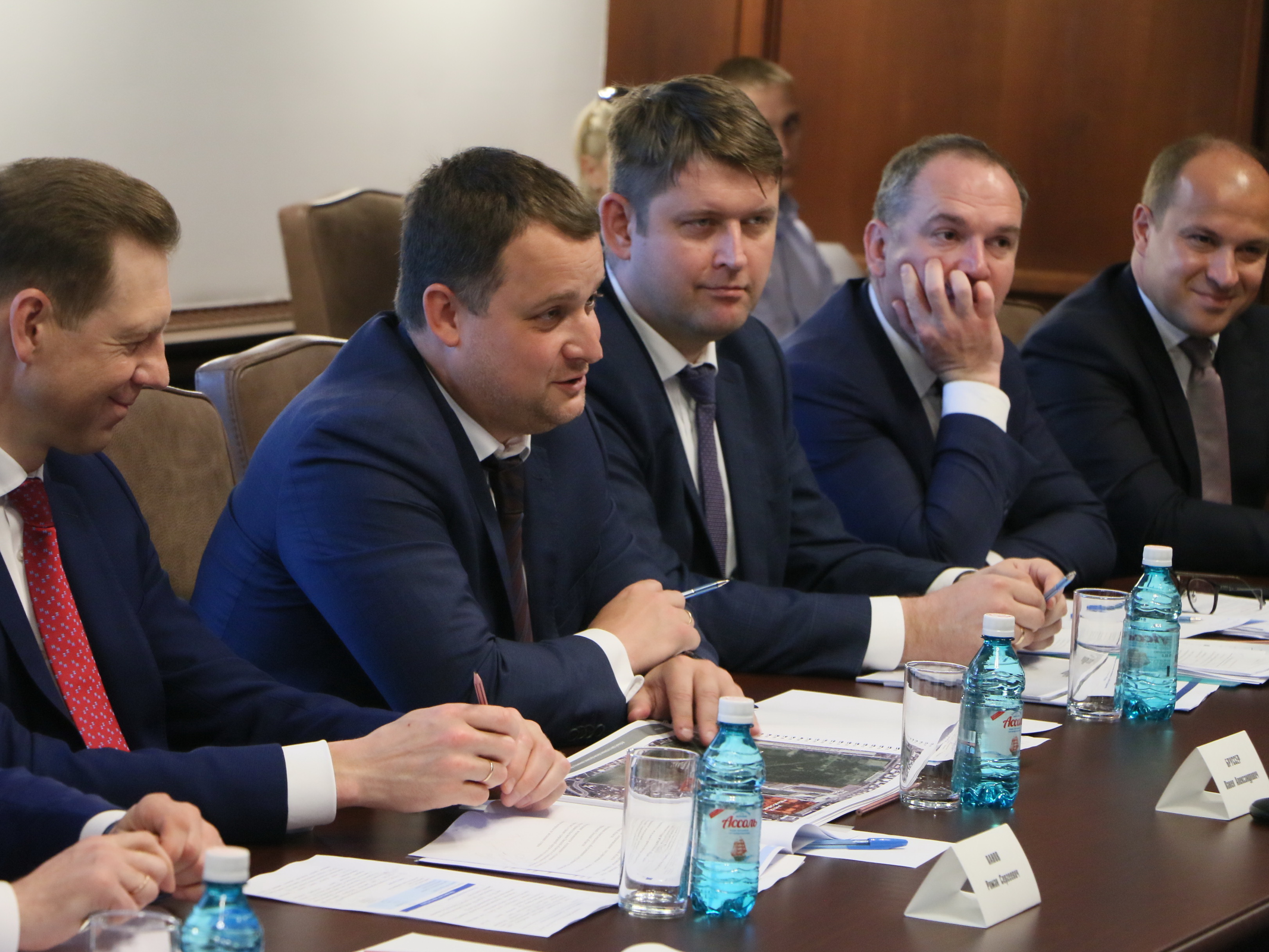 Руководства Газпромбанка и Омской области обсудили инфраструктурные проекты в регионе Руководства Газпромбанка и Омской области обсудили инфраструктурные проекты в регионе