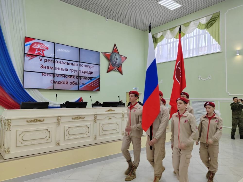 Военнослужащие вручили омским школьникам медали
