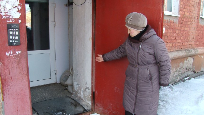 Жители дома с разрушающимся фундаментом призвали на помощь Инну Гомолко Жители дома с разрушающимся фундаментом призвали на помощь Инну Гомолко