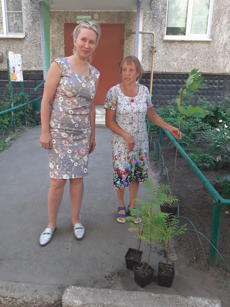Омский депутат Инна Гомолко наградила участников смотра-конкурса «Омские улицы»