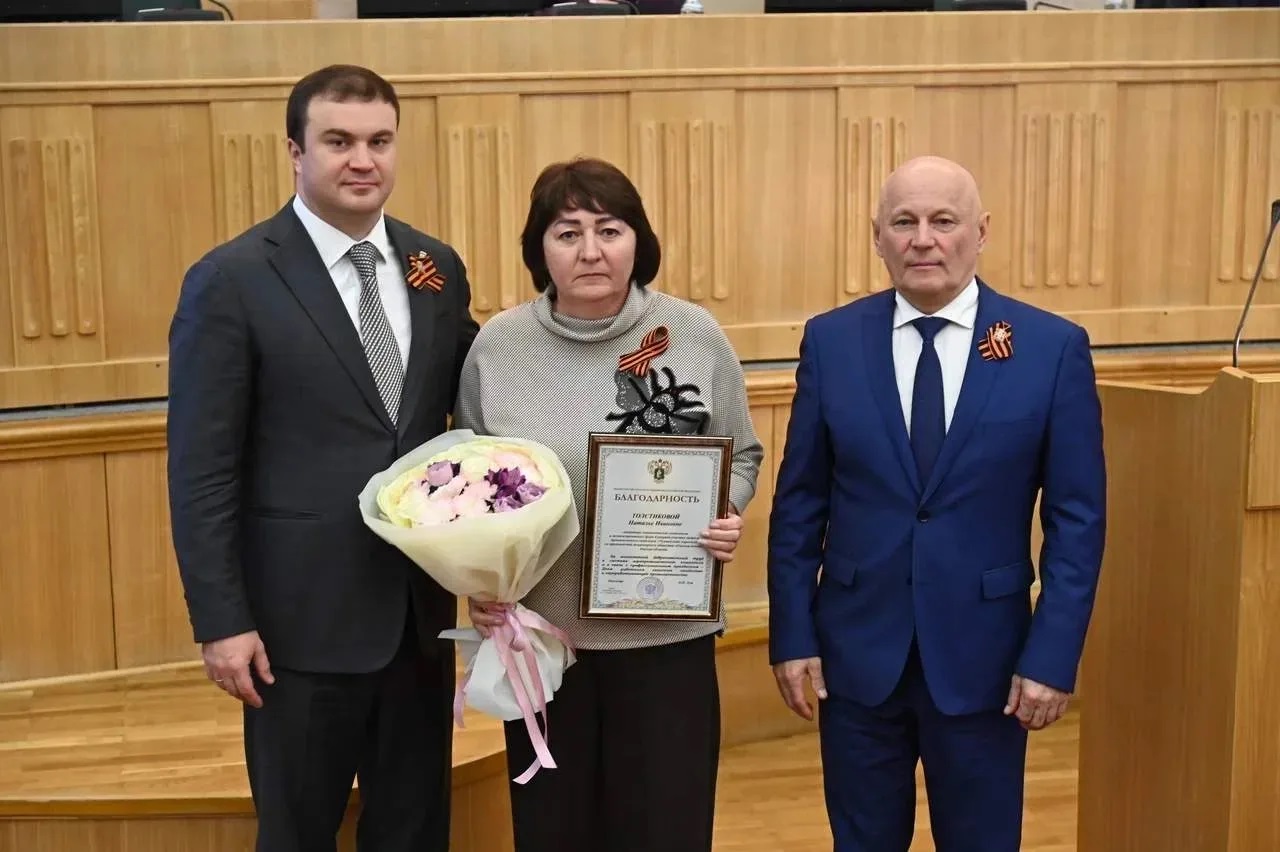 От доярки до топ-менеджера: Хоценко наградил омских передовиков-аграриев От доярки до топ-менеджера: Хоценко наградил омских передовиков-аграриев