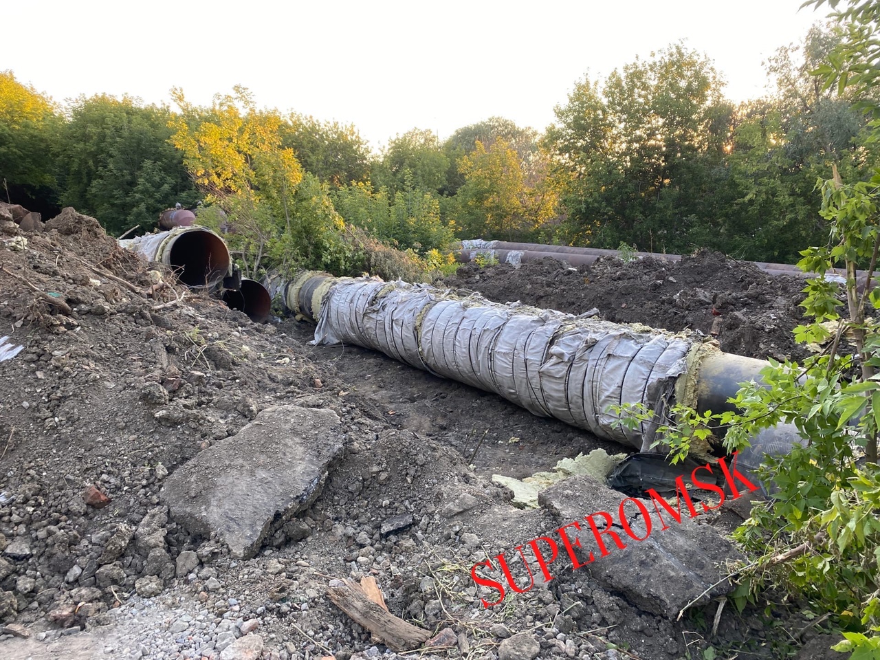 В Омске разрезали магистральную трубу от ТЭЦ-5 (обновлено) В Омске разрезали магистральную трубу от ТЭЦ-5 (обновлено)