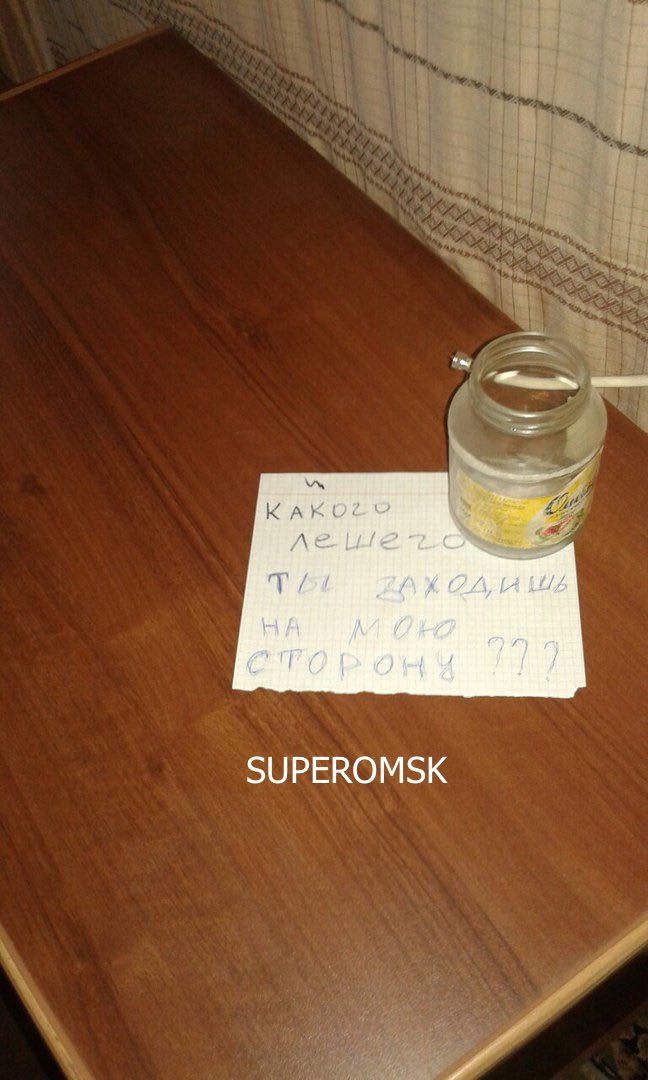 В Омске две семьи с детьми делят комнату общежития занавеской