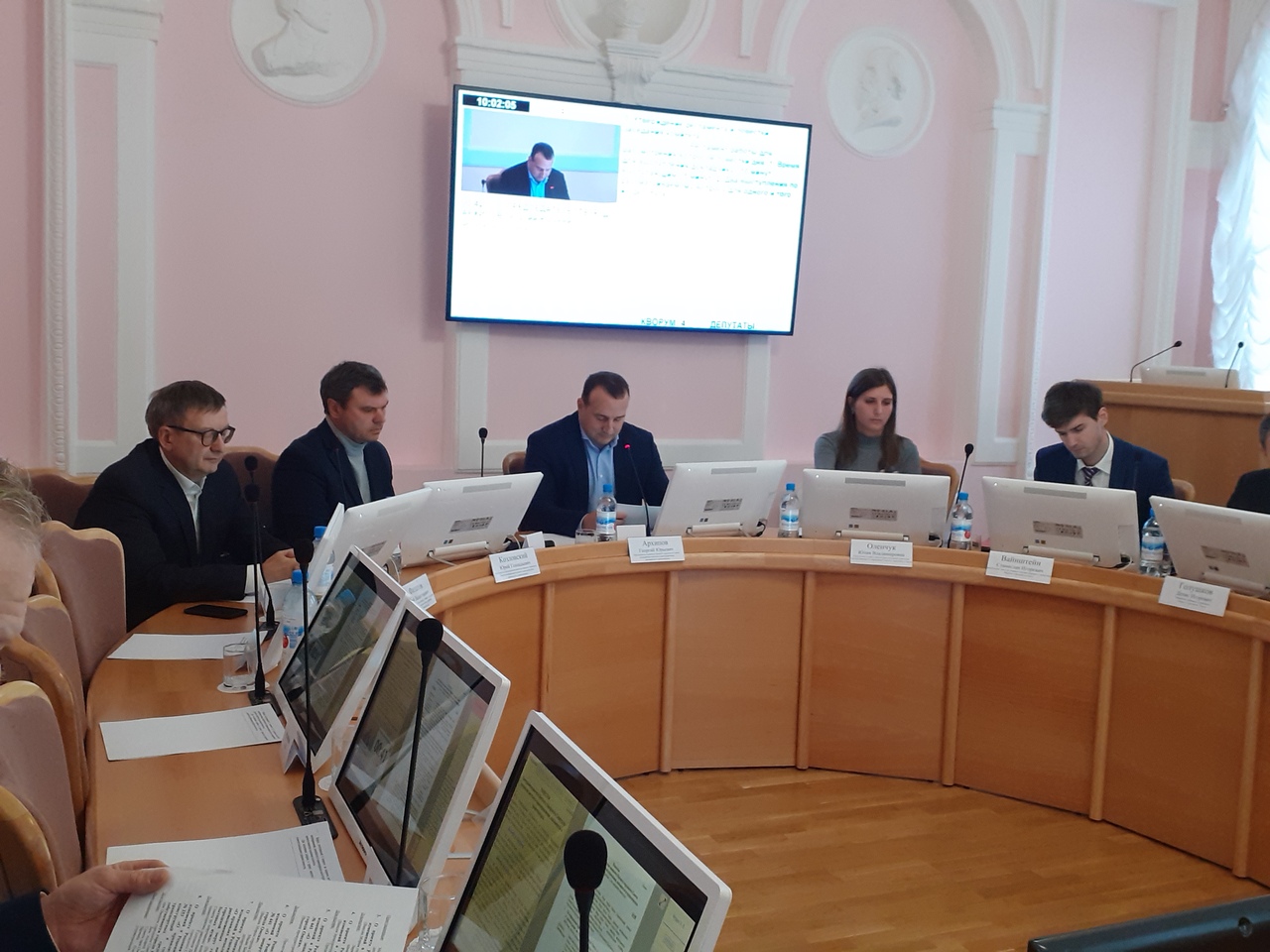 Омские депутаты отклонили ограничения по рекламному рынку, ущемляющие местных игроков Омские депутаты отклонили ограничения по рекламному рынку, ущемляющие местных игроков