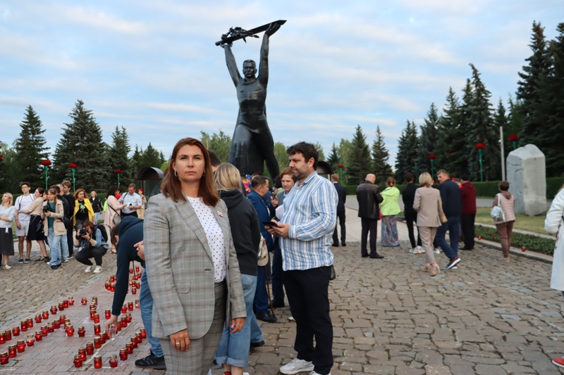 Омские единороссы приняли участие во всероссийских акциях «Свеча памяти» и «Огненные картины войны» Омские единороссы приняли участие во всероссийских акциях «Свеча памяти» и «Огненные картины войны»