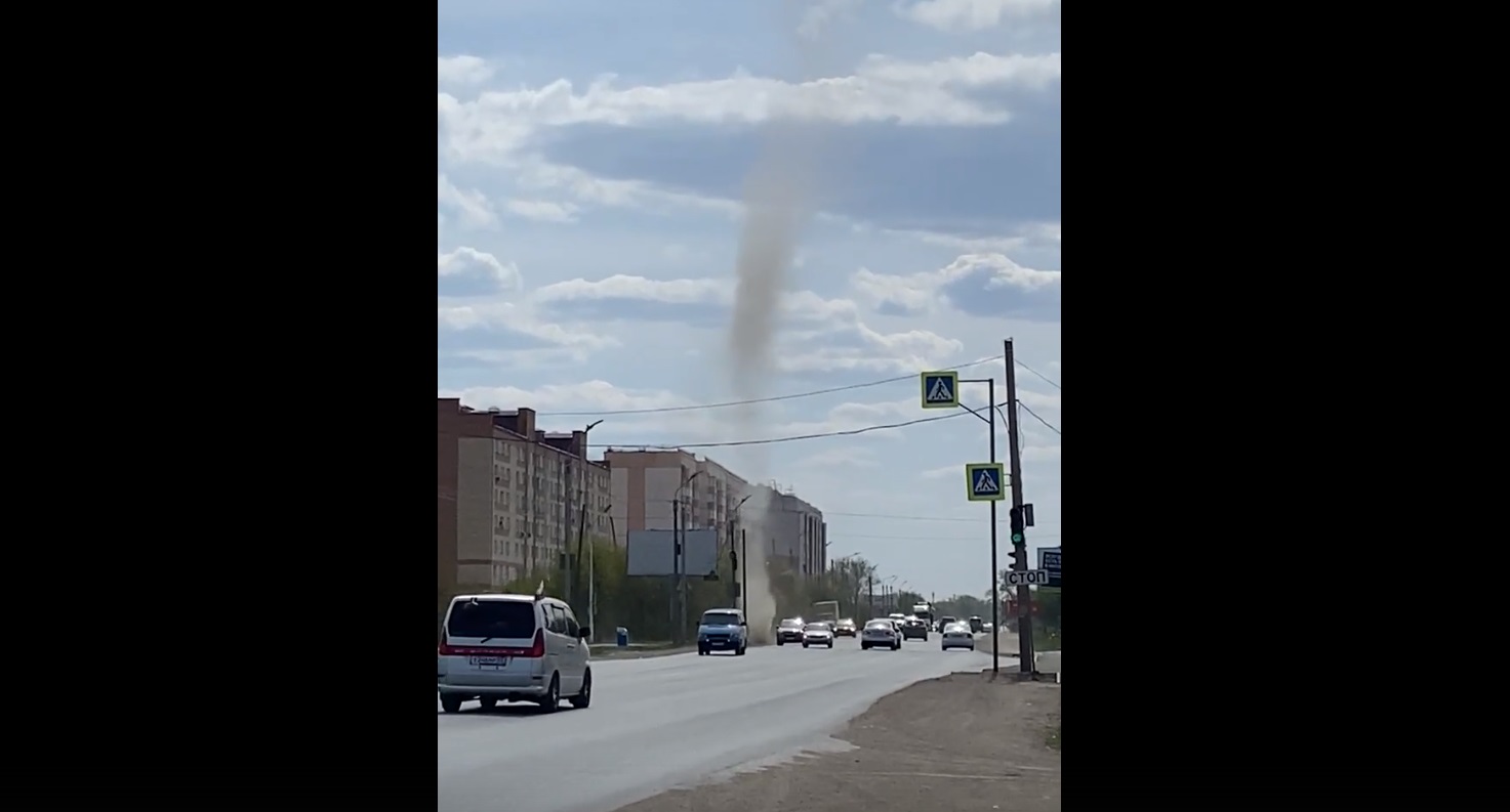 В Омске засняли пугающее редкое природное явление В Омске засняли пугающее редкое природное явление