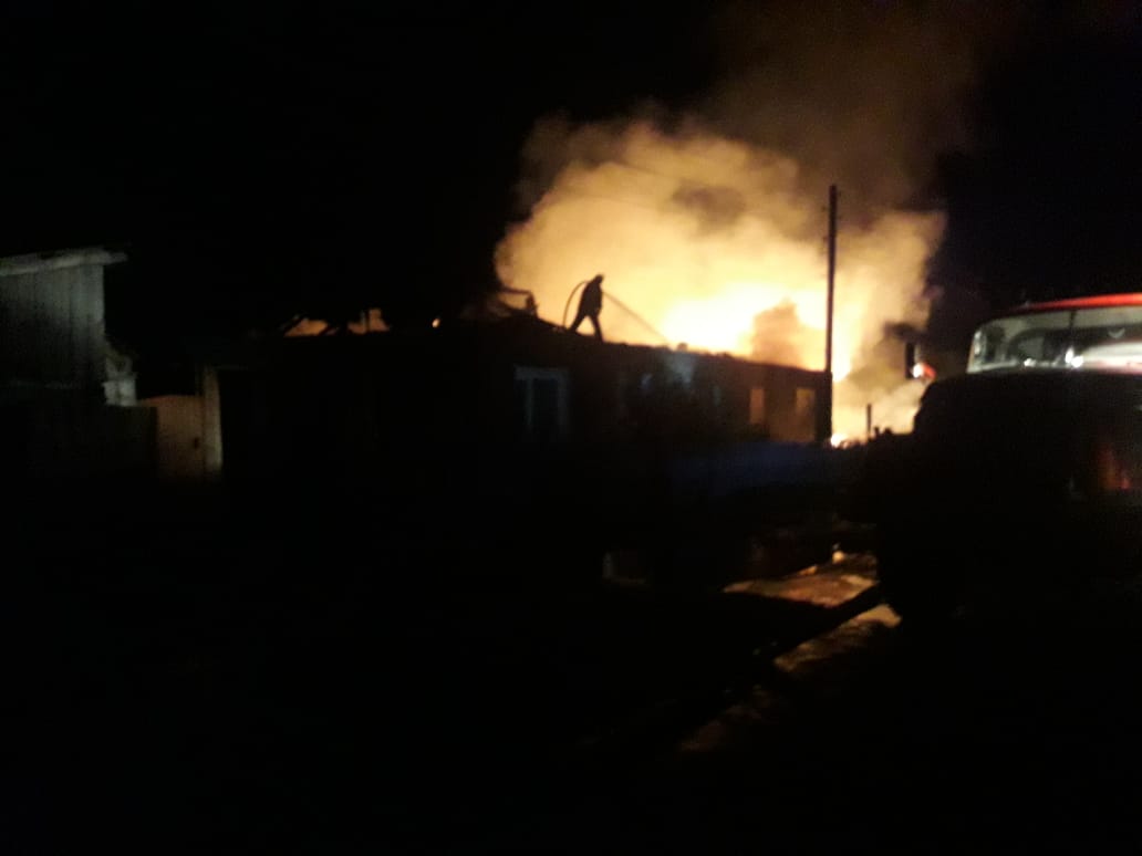 В Омской области семья просит помощи в восстановлении дома после жуткого пожара В Омской области семья просит помощи в восстановлении дома после жуткого пожара