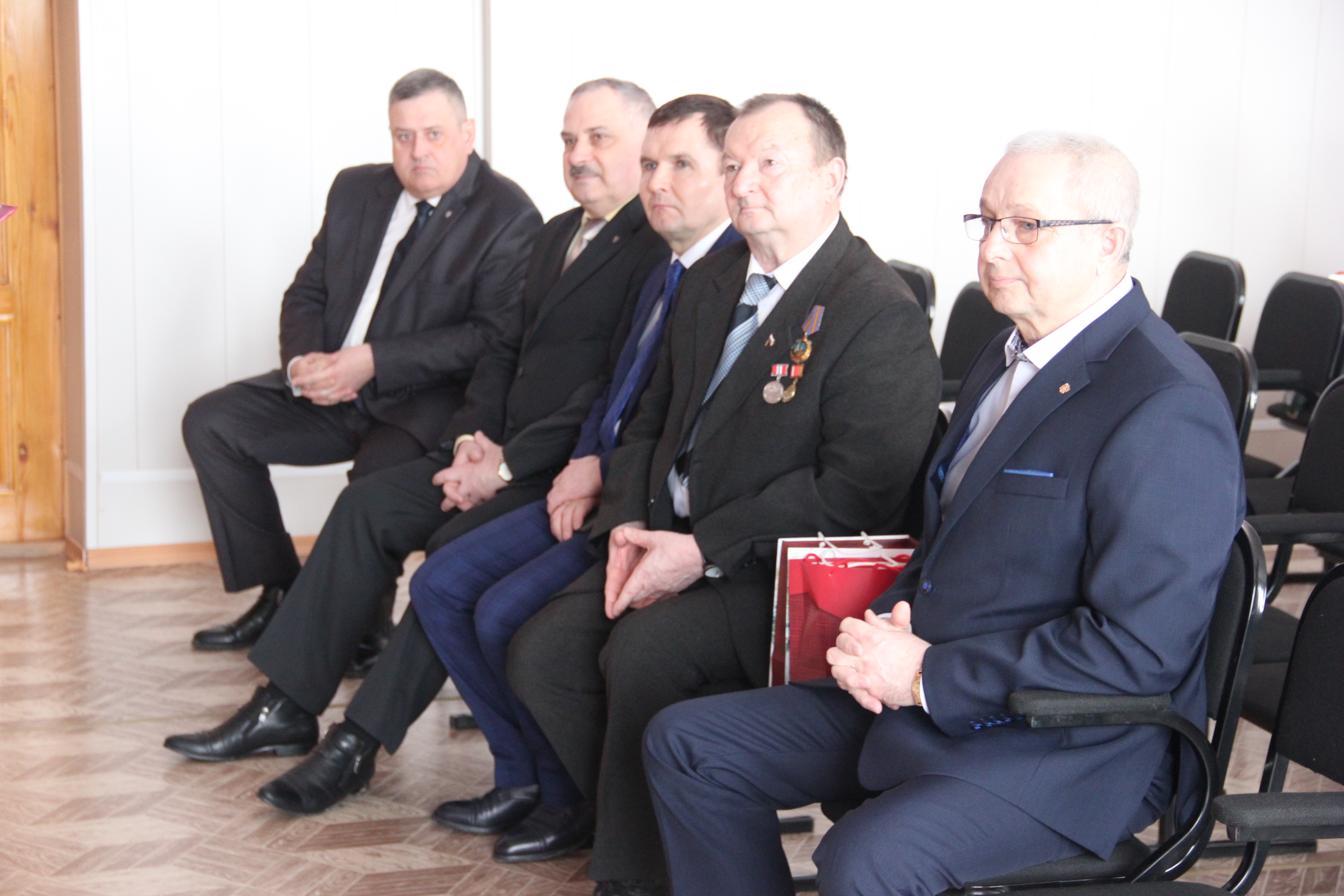 Сотрудников госпиталя Министерства внутренних дел РФ по Омской области наградили памятными медалями Манякина Сотрудников госпиталя Министерства внутренних дел РФ по Омской области наградили памятными медалями Манякина
