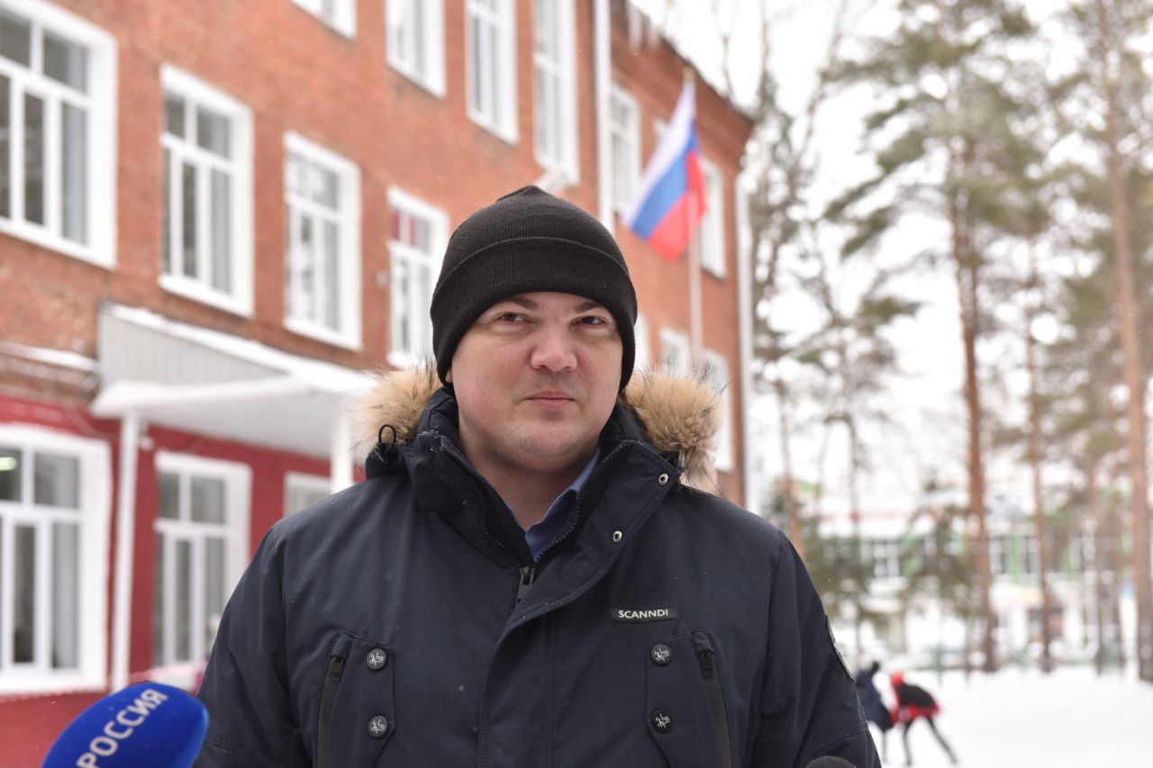 В Омске в 14 школ детей подвозят автобусы