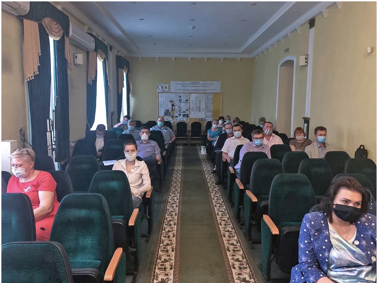 Выразить себя в маске: какой стиль предпочитают омские ВИПы в публичных местах Выразить себя в маске: какой стиль предпочитают омские ВИПы в публичных местах