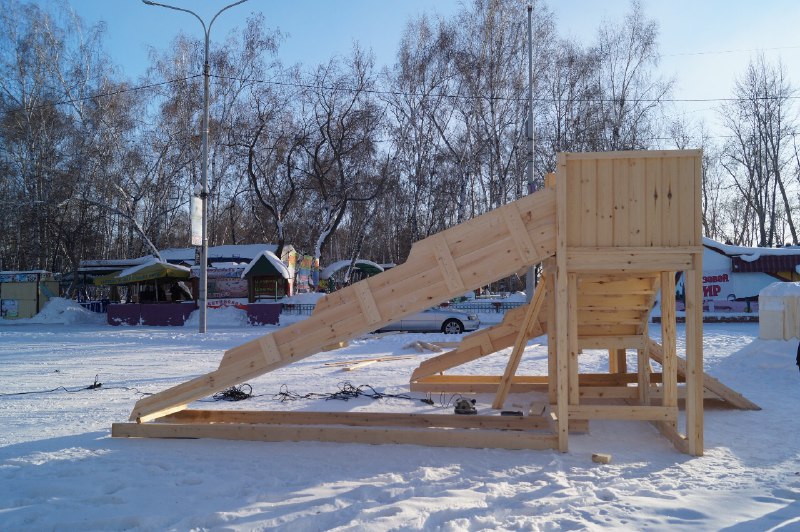 Омские власти спохватились и под конец зимы решили сделать горки в парках Омские власти спохватились и под конец зимы решили сделать горки в парках