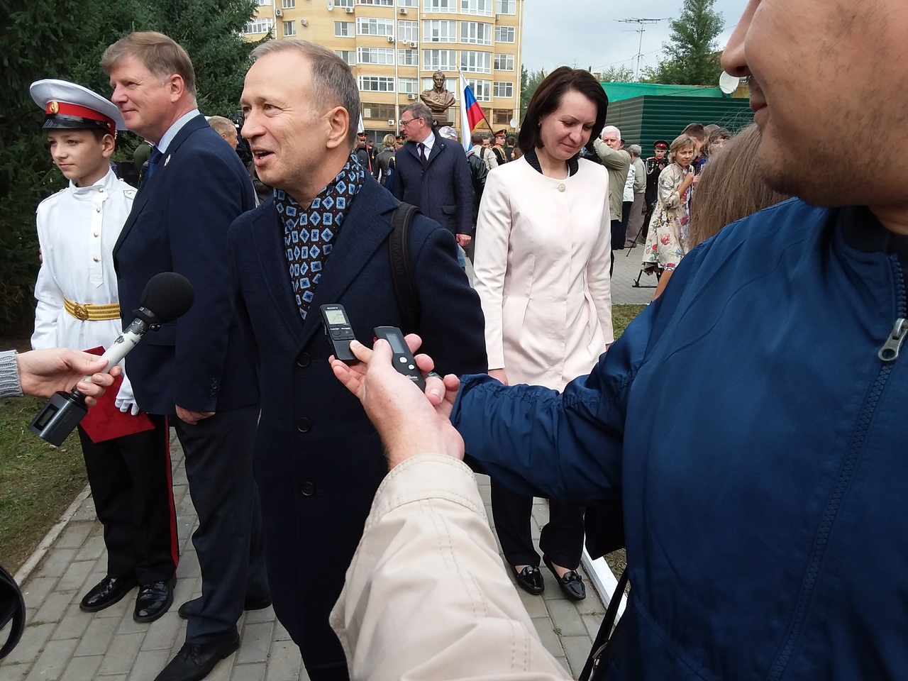 Омские депутаты приняли участие в открытии бюста Александру I Омские депутаты приняли участие в открытии бюста Александру I