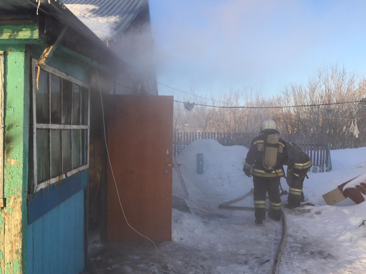 Следком возбудил уголовное дело по факту пожара, в котором погибло двое детей (ФОТО) Следком возбудил уголовное дело по факту пожара, в котором погибло двое детей (ФОТО)