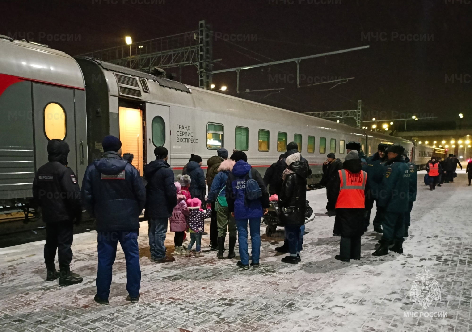 В Омск прибыла группа вынужденных переселенцев из Херсона В Омск прибыла группа вынужденных переселенцев из Херсона