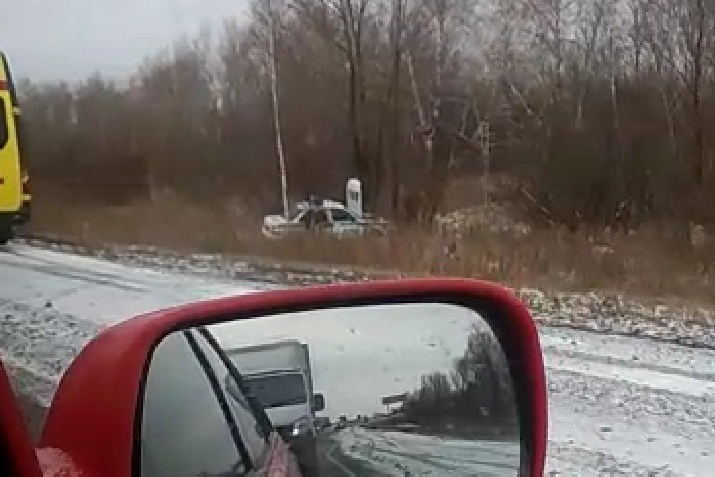 В омской ГИБДД заявили, что попавший в ДТП спецавтомобиль ехал с проблесковыми маячками и звуковым сигналом