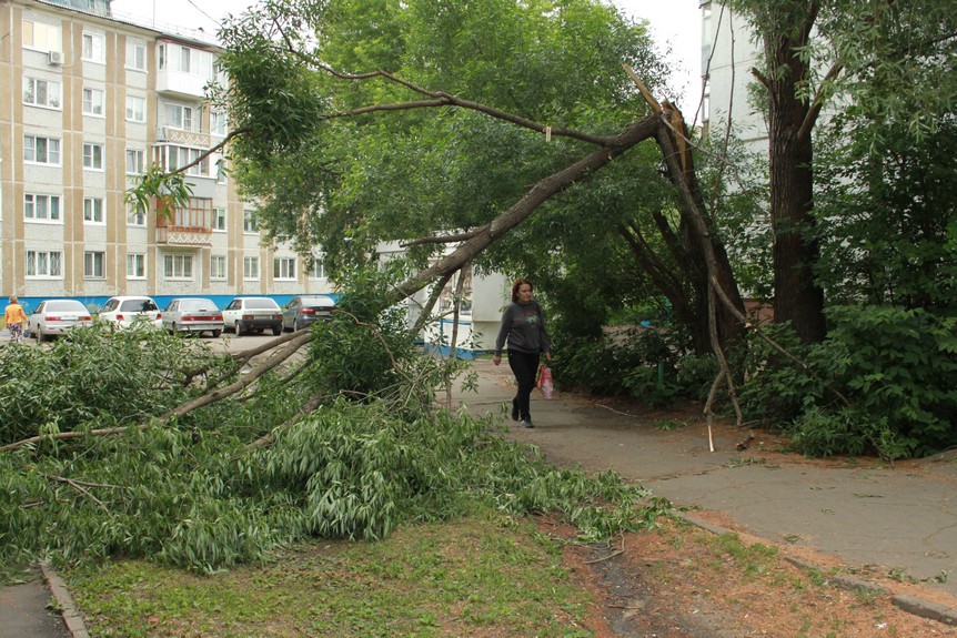 «Оплот» пришёл на помощь ещё одному дому на Левобережье, попавшему в «заложники» к управляющей компании