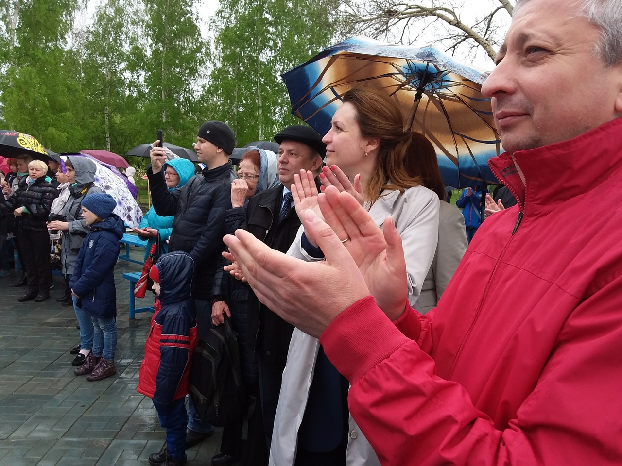 «Ребенок должен воспитываться только в полной семье»: Тетянников с Фадиной отпраздновали с омичами День семьи «Ребенок должен воспитываться только в полной семье»: Тетянников с Фадиной отпраздновали с омичами День семьи