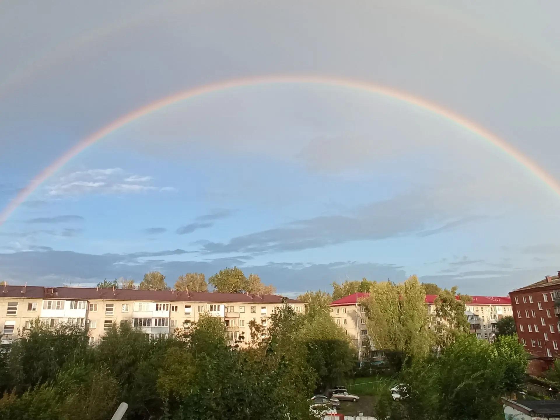 Омичи вечером заметили небесное чудо Омичи вечером заметили небесное чудо