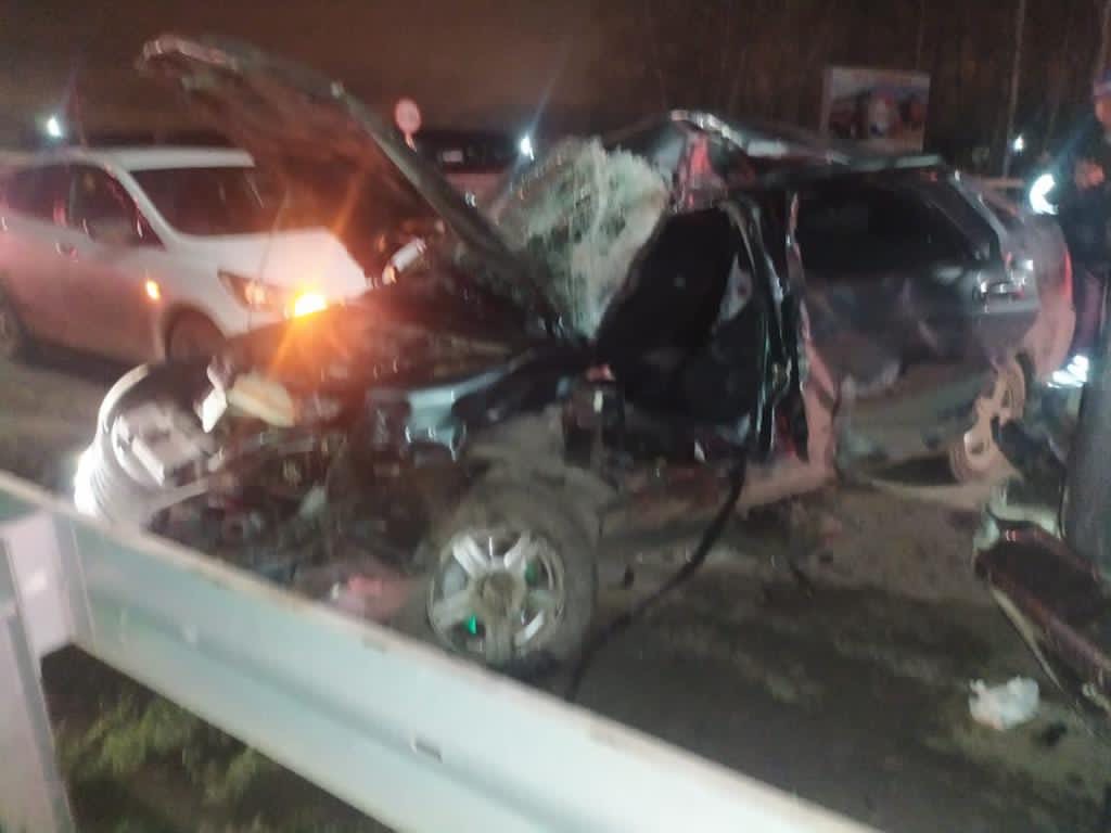 Под Омском в жутком массовом ДТП с фурой пострадала женщина Под Омском в жутком массовом ДТП с фурой пострадала женщина